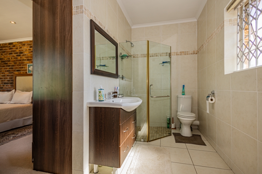 4 Bedroom Property for Sale in Amandelrug Western Cape